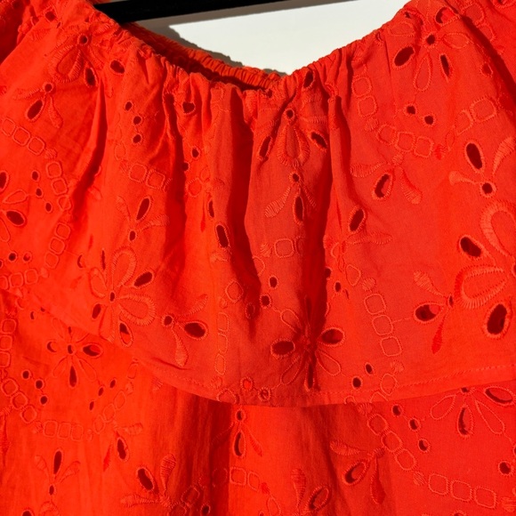 ❤️2/$15 or 3/$26❤️ Ann Taylor Orange Eyelet Embroidered Top, Size XS - Picture 3 of 6